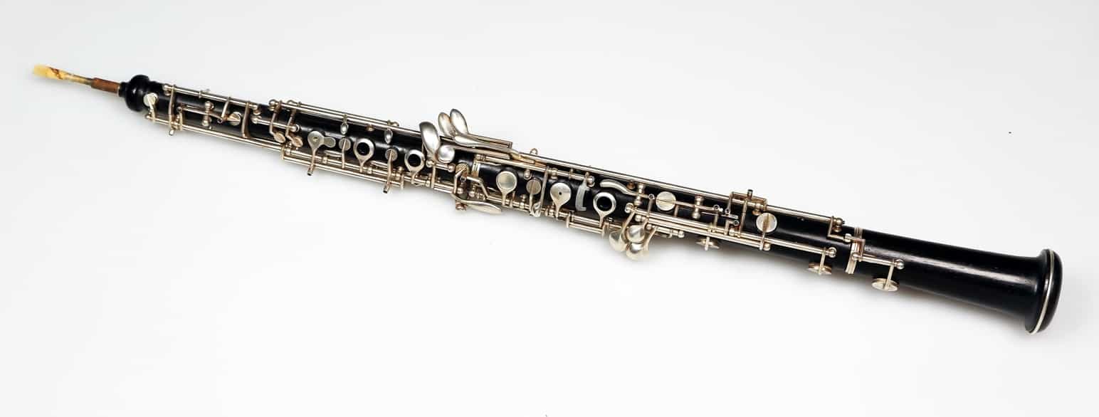 Photo of an oboe.